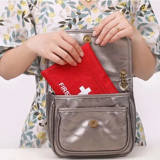 Waterproof Medical Storage Pouch – Compact First Aid Organizer for EDC & Outdoor Use